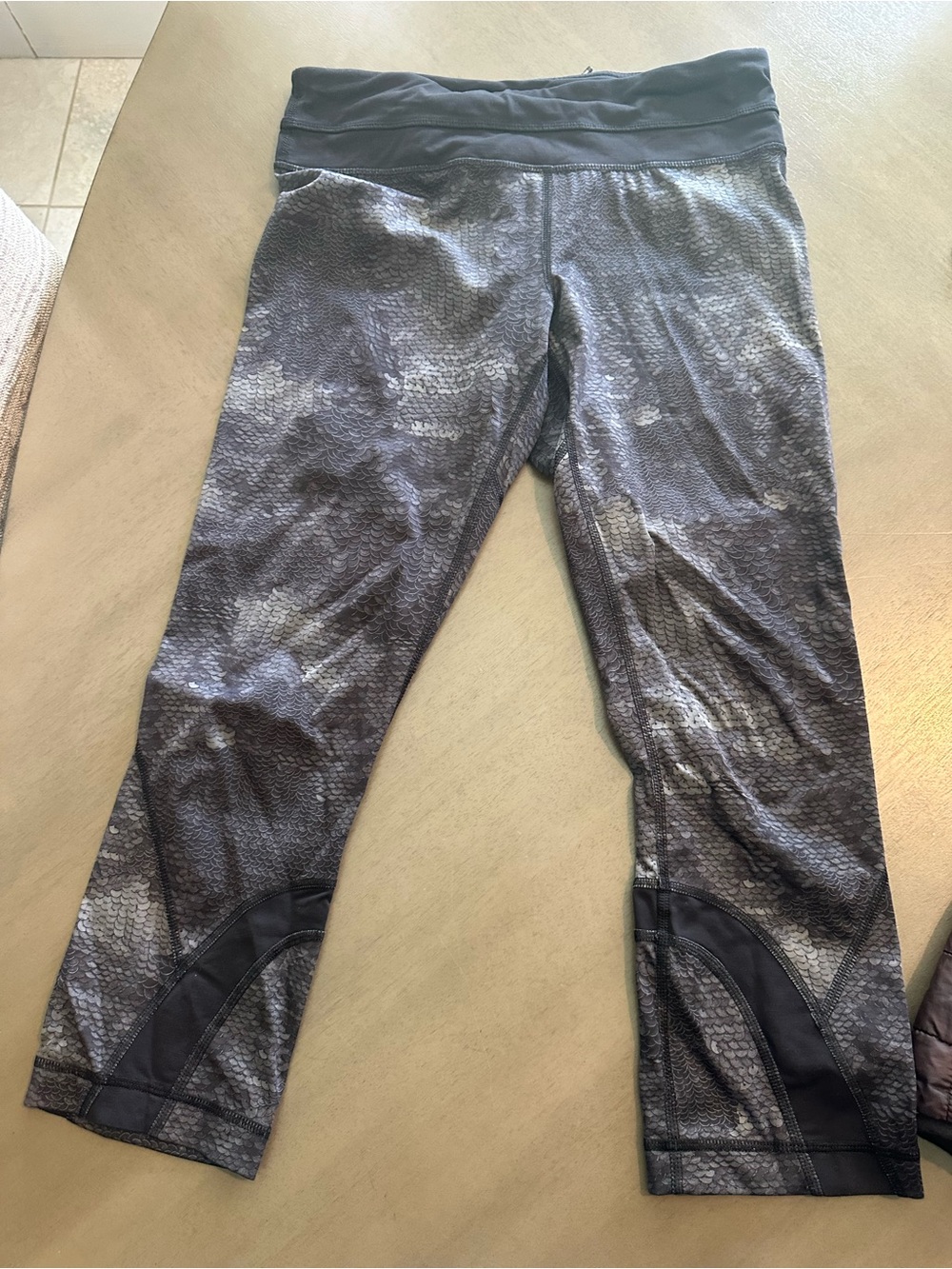 lululemon athletica Black & Gray Patterned Capri Leggings